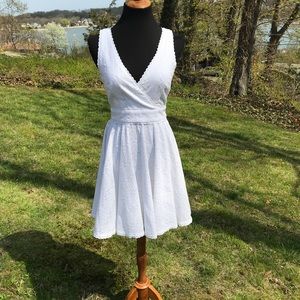 NWT Minuet Eyelet Lace Keyhole Back Dress Size M